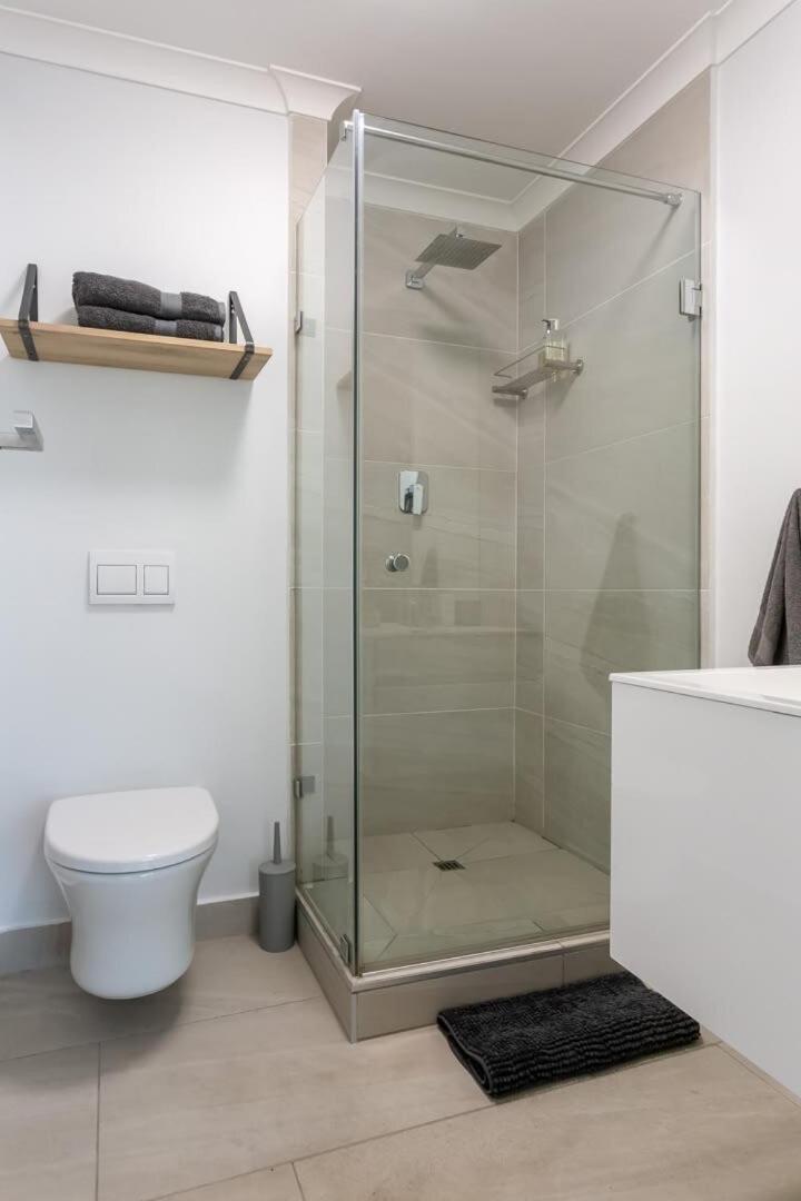 Bergsig Spacious Deluxe Corner Unit