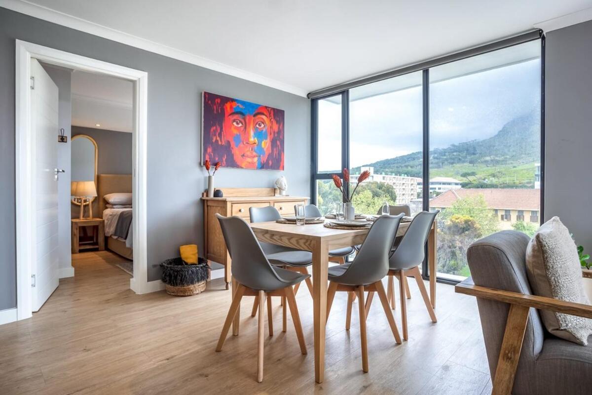 Bergsig Spacious Deluxe Corner Unit Apartment