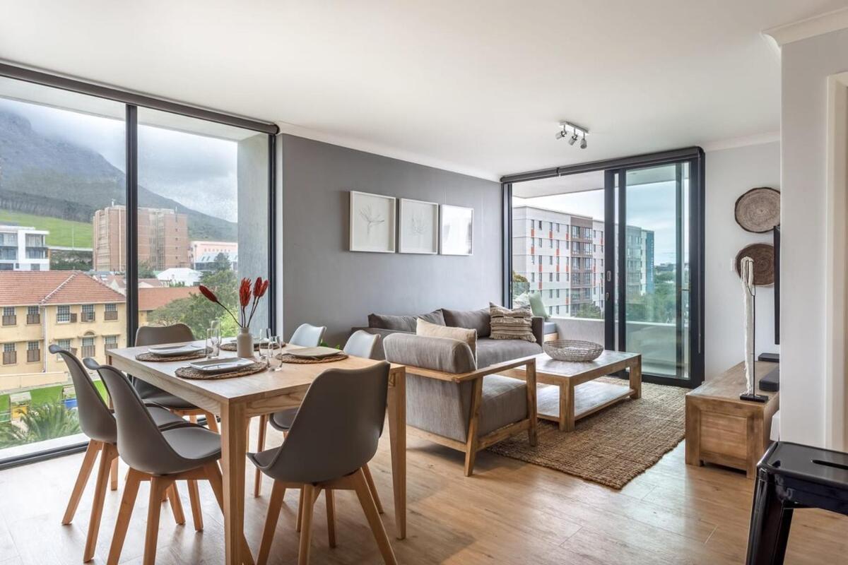 Bergsig Spacious Deluxe Corner Unit Apartment Kapstadt